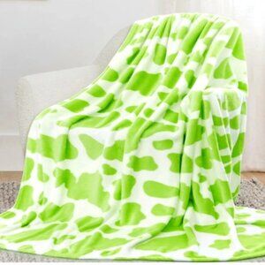 Green Cow Print Throw Blanket Soft Fleece Cozy Sofa Bed Couch Decor